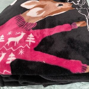 Cozy Reindeer Fleece Blanket